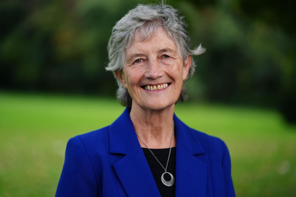 Cine este Catherine Connolly, femeia care a câștigat alegerile prezidențiale în Irlanda. Rivala ei și-a recunoscut înfrângerea 1018283