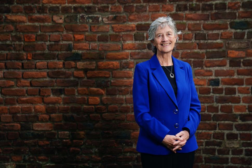 Cine este Catherine Connolly, femeia care a câștigat alegerile prezidențiale în Irlanda. Rivala ei și-a recunoscut înfrângerea 1018285