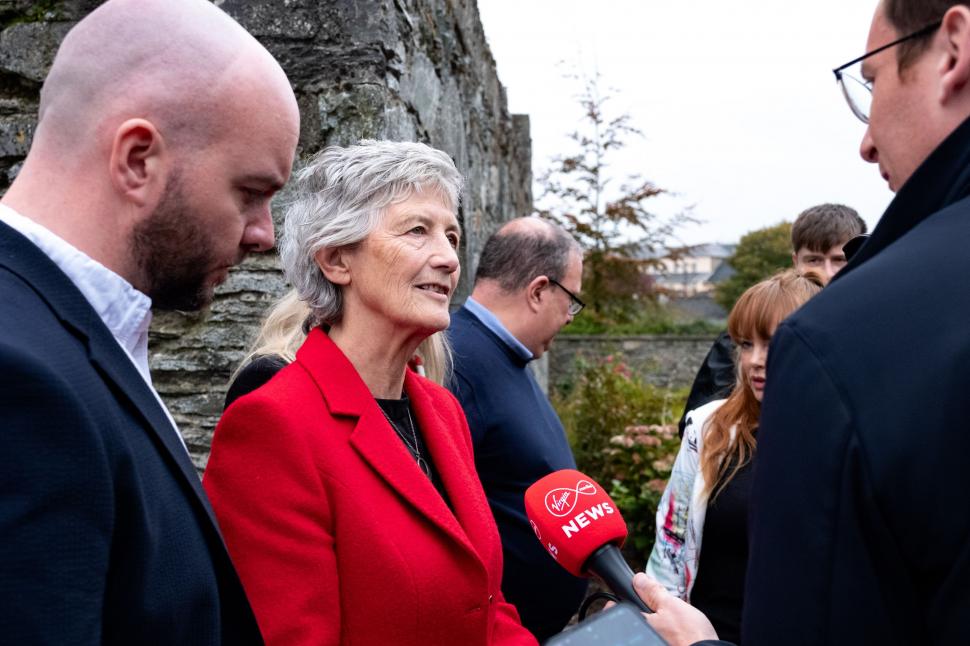 Cine este Catherine Connolly, femeia care a câștigat alegerile prezidențiale în Irlanda. Rivala ei și-a recunoscut înfrângerea 1018287