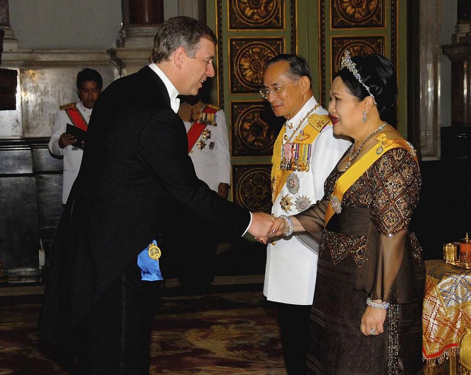 Regina Mamă a Thailandei, cunoscută ca "Jackie Kennedy a Asiei", a murit la vârsta de 93 de ani  1018259