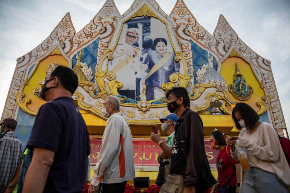 Regina Mamă a Thailandei, cunoscută ca "Jackie Kennedy a Asiei", a murit la vârsta de 93 de ani  1018273