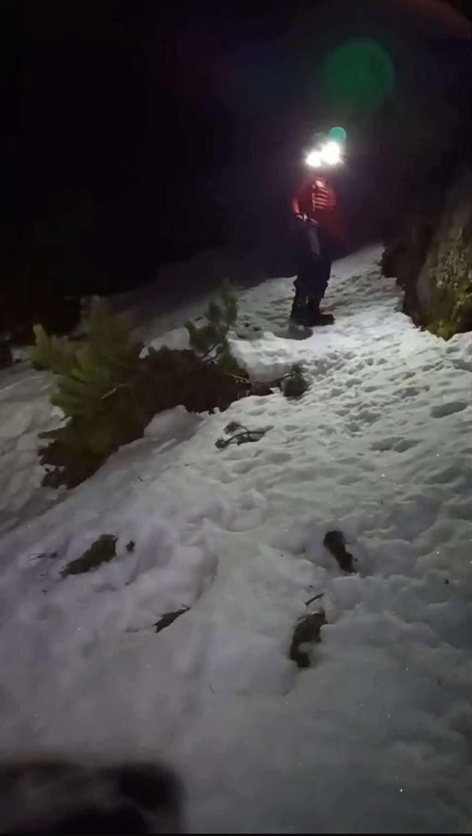 Tragedie în Munţii Făgăraş. 2 oameni au murit, după ce au alunecat pe un versant. Singurul supravieţuitor, preluat cu elicopterul SMURD 1018328