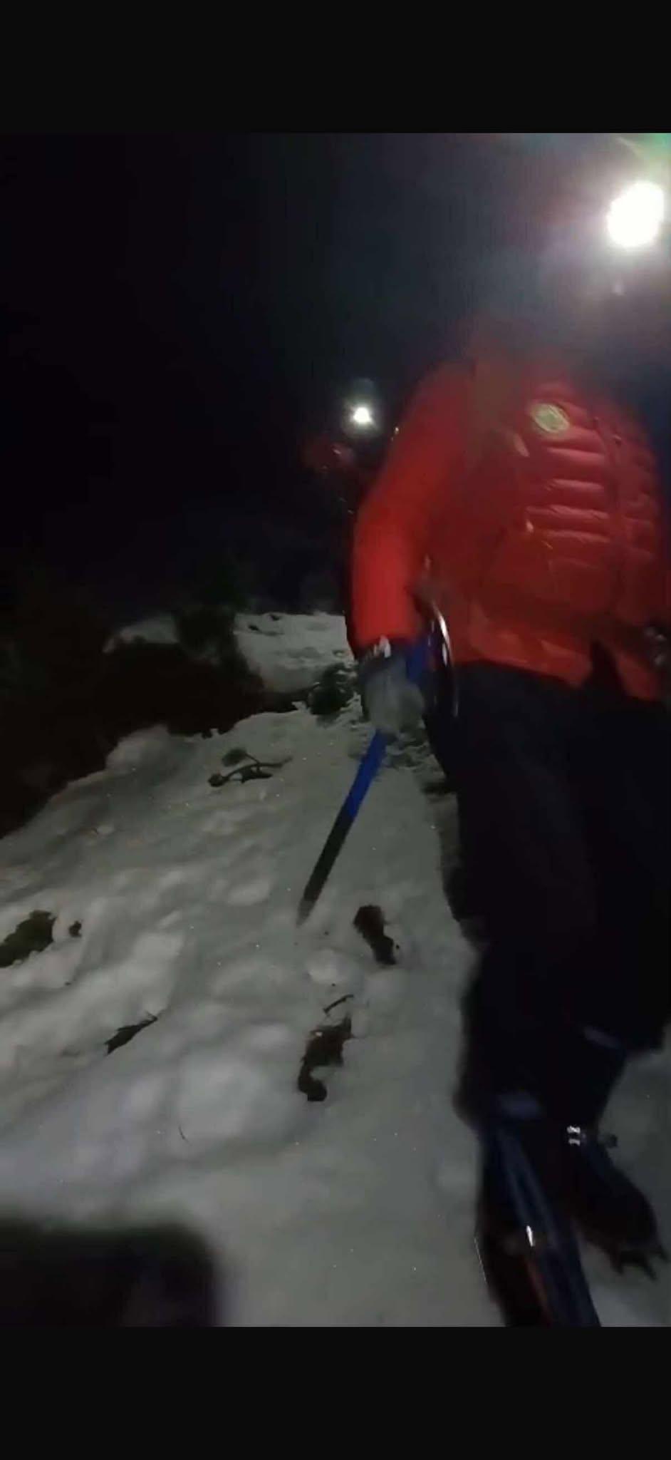 Tragedie în Munţii Făgăraş. 2 oameni au murit, după ce au alunecat pe un versant. Singurul supravieţuitor, preluat cu elicopterul SMURD 1018329