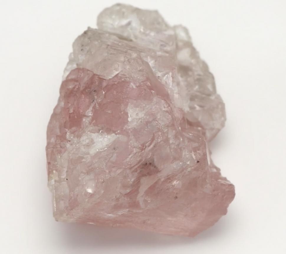 Un diamant brut rar, bicolor, cu o greutate „uluitoare”, a fost descoperit într-o mină din Botswana: Cum arată piatra pe jumătate roz 1018150