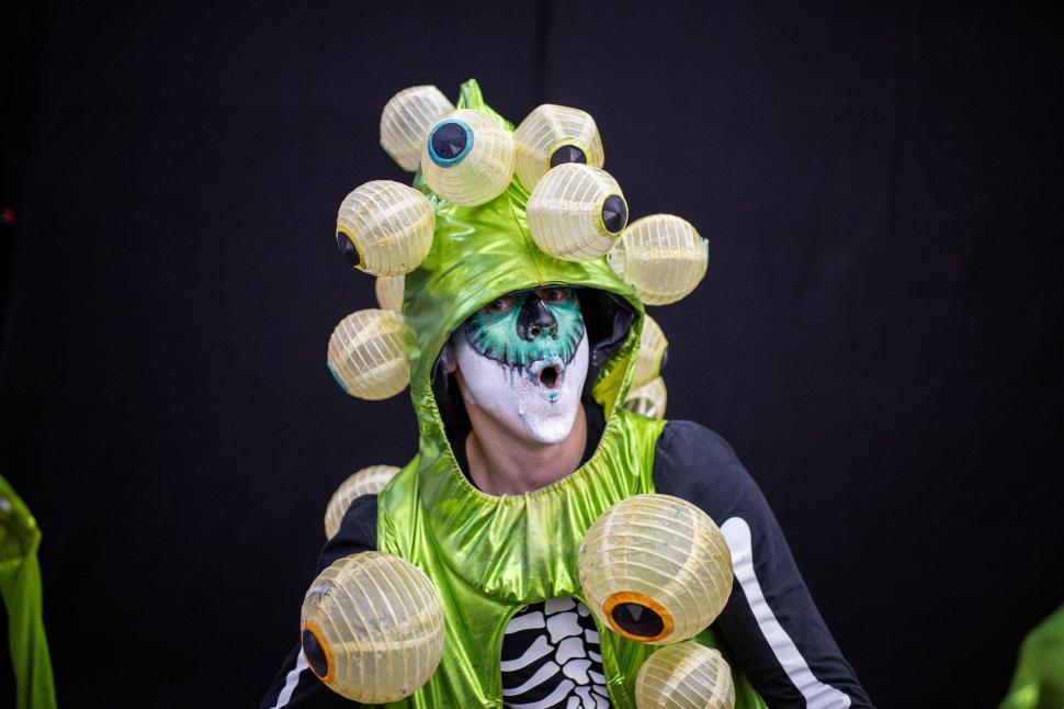 Idei de costume și make-up pentru Halloween 2025: Inspirație de la evenimente care au început deja în București, Brooklyn și Manchester 1018655