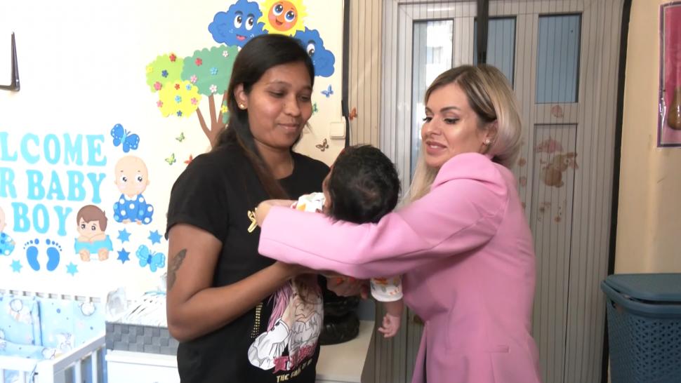 Isuru a plecat din Sri Lanka, de la un salariu halucinant, să muncească la Oradea. Acum bebelușul lui va fi primul creștin din familie 1018754