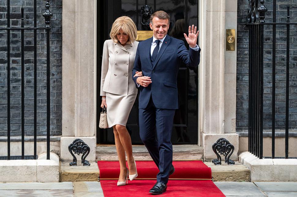 Zece persoane au ajuns în faţa instanţei, la Paris, pentru hărțuirea online a lui Brigitte Macron. Câţi ani riscă să stea după gratii 1018827