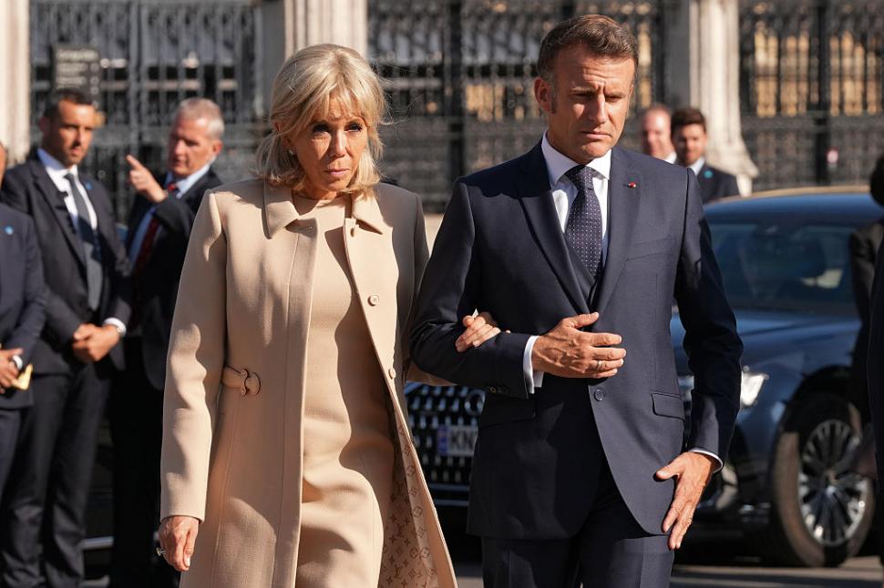 Zece persoane au ajuns în faţa instanţei, la Paris, pentru hărțuirea online a lui Brigitte Macron. Câţi ani riscă să stea după gratii 1018830