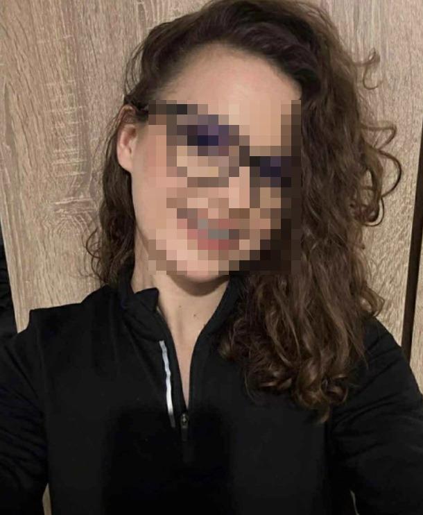 Apar detalii revoltătoare în cazul profesoarei din Iași care făcea videochat. Este acuzată că a racolat o fostă elevă să i se alăture 1019011