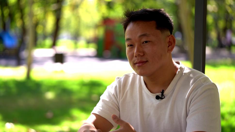 Șocul cultural al unui nepalez în România: „A fost foarte surprinzător că doi oameni care nu sunt căsătoriţi pot trăi împreună” 1019094