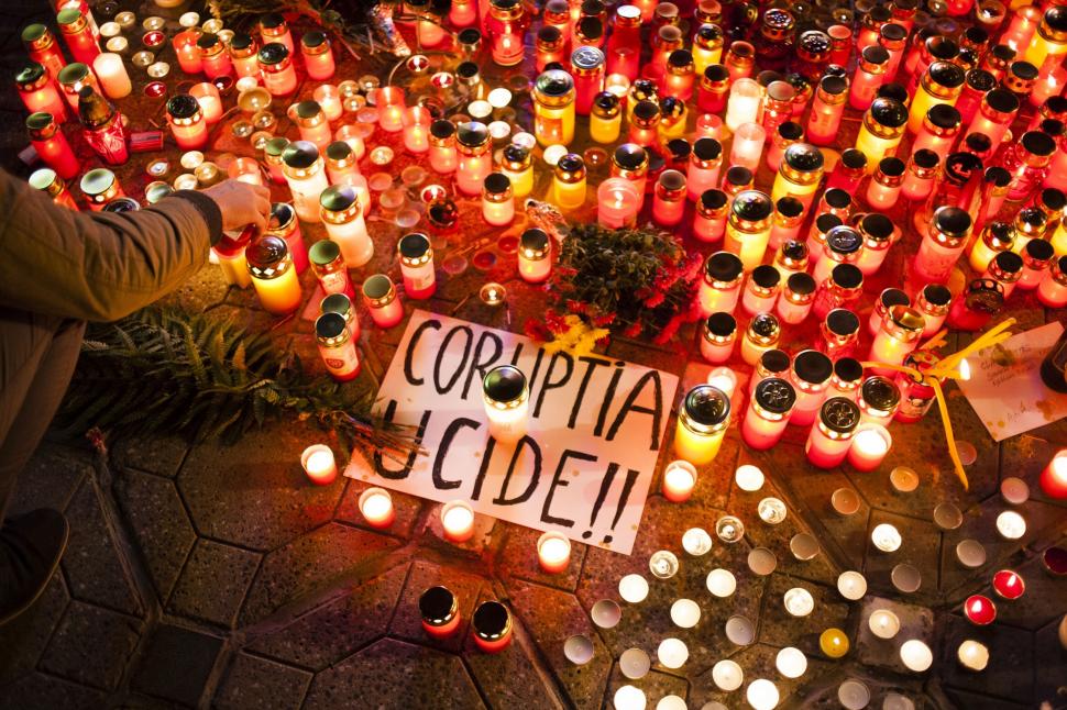 10 ani de la incendiul Colectiv. Ce s-a schimbat în România în acest deceniu, după criza sanitară, „Hexi Pharma” și demisia Guvenului 1019396