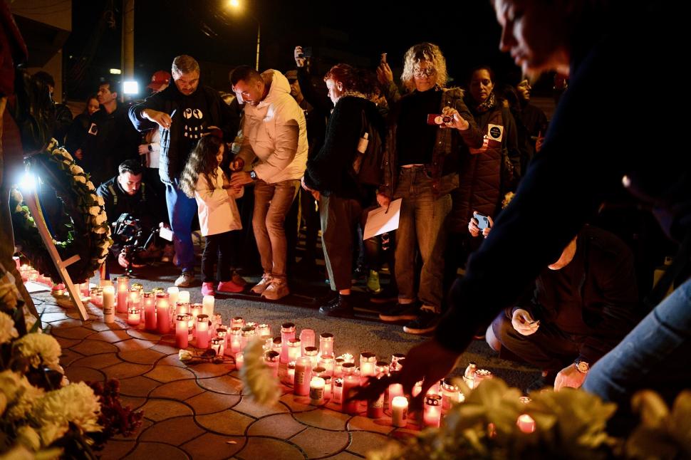 Imagini emoţionante de la marşul din Capitală dedicat victimelor de la Colectiv 1019883