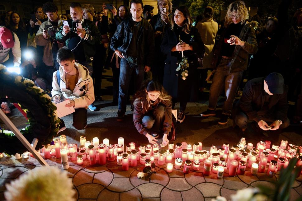 Imagini emoţionante de la marşul din Capitală dedicat victimelor de la Colectiv 1019884