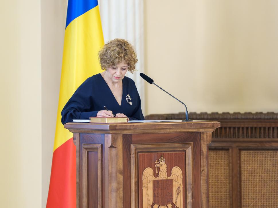 Mesajul lui Ilie Bolojan pentru Oana Gheorghiu în prima ei zi în funcția de vicepremier. Grindeanu: Nu mi-am schimbat punctul de vedere 1019768