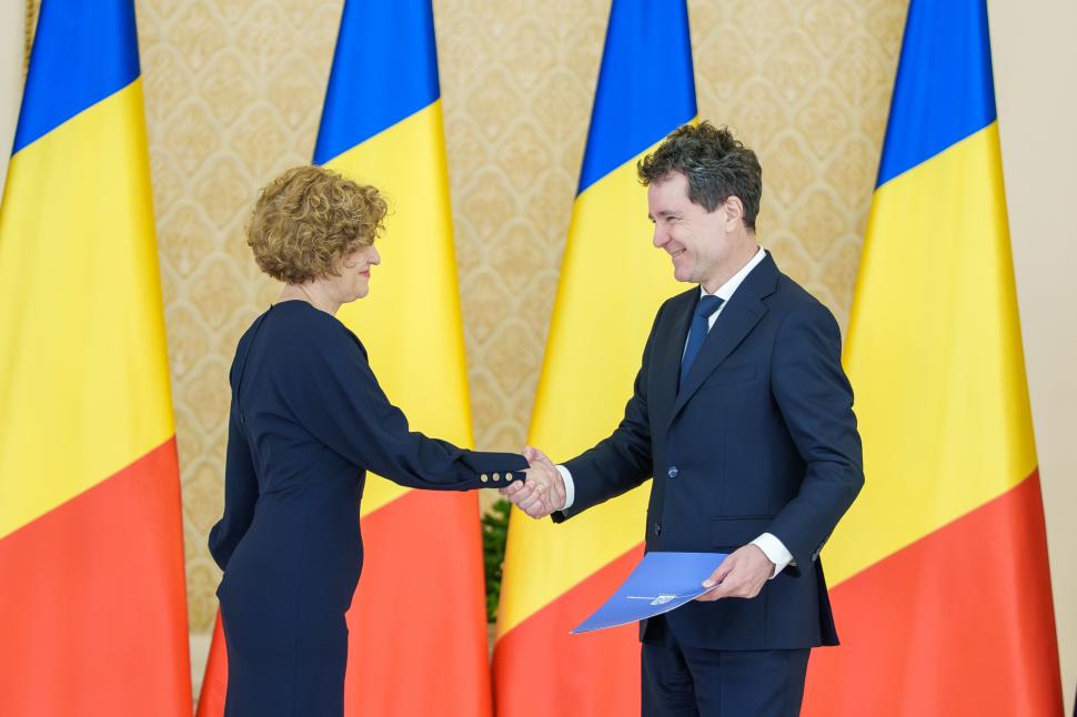 Mesajul lui Ilie Bolojan pentru Oana Gheorghiu în prima ei zi în funcția de vicepremier. Grindeanu: Nu mi-am schimbat punctul de vedere 1019771