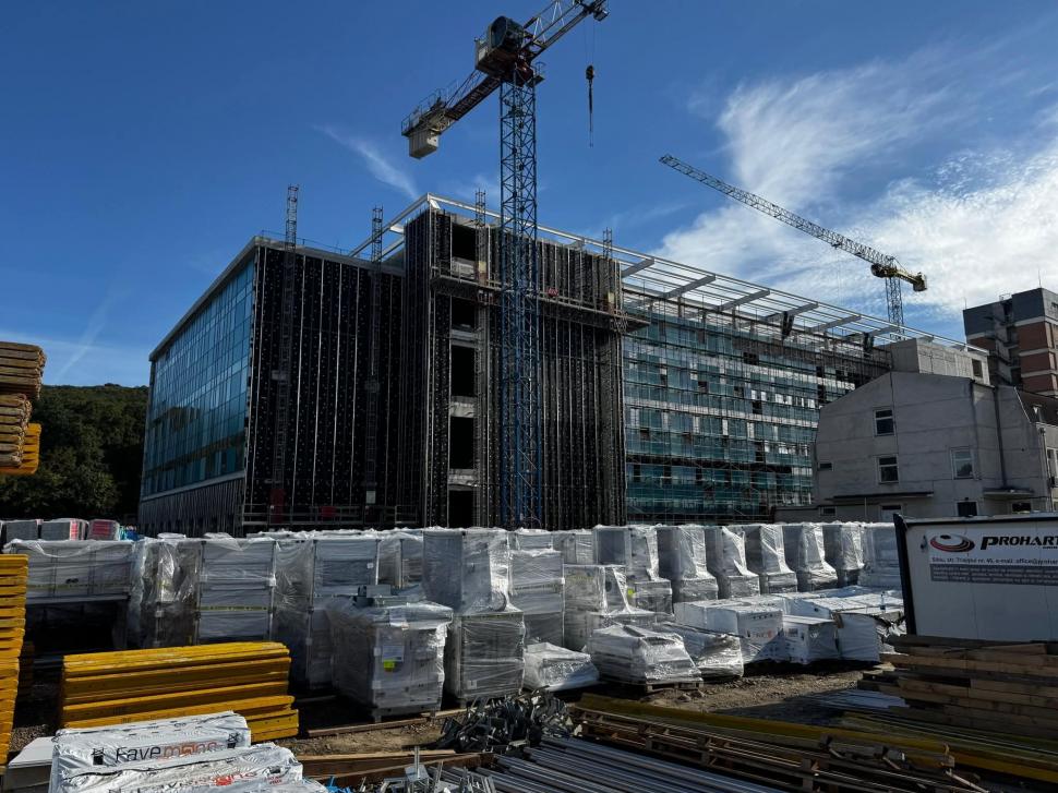 Ministrul Sănătății, la 10 ani de la tragedia de la Colectiv: Simt rușine. Promit că România va trata marii arşi în centre moderne 1019583