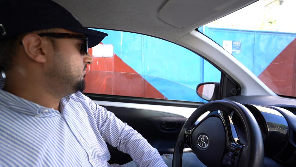 „Nu poţi fura un job pe care nimeni nu-l vrea”. Poveştile livratorilor străini din România: „Copilul mă întreabă mereu când mă întorc” 1019778