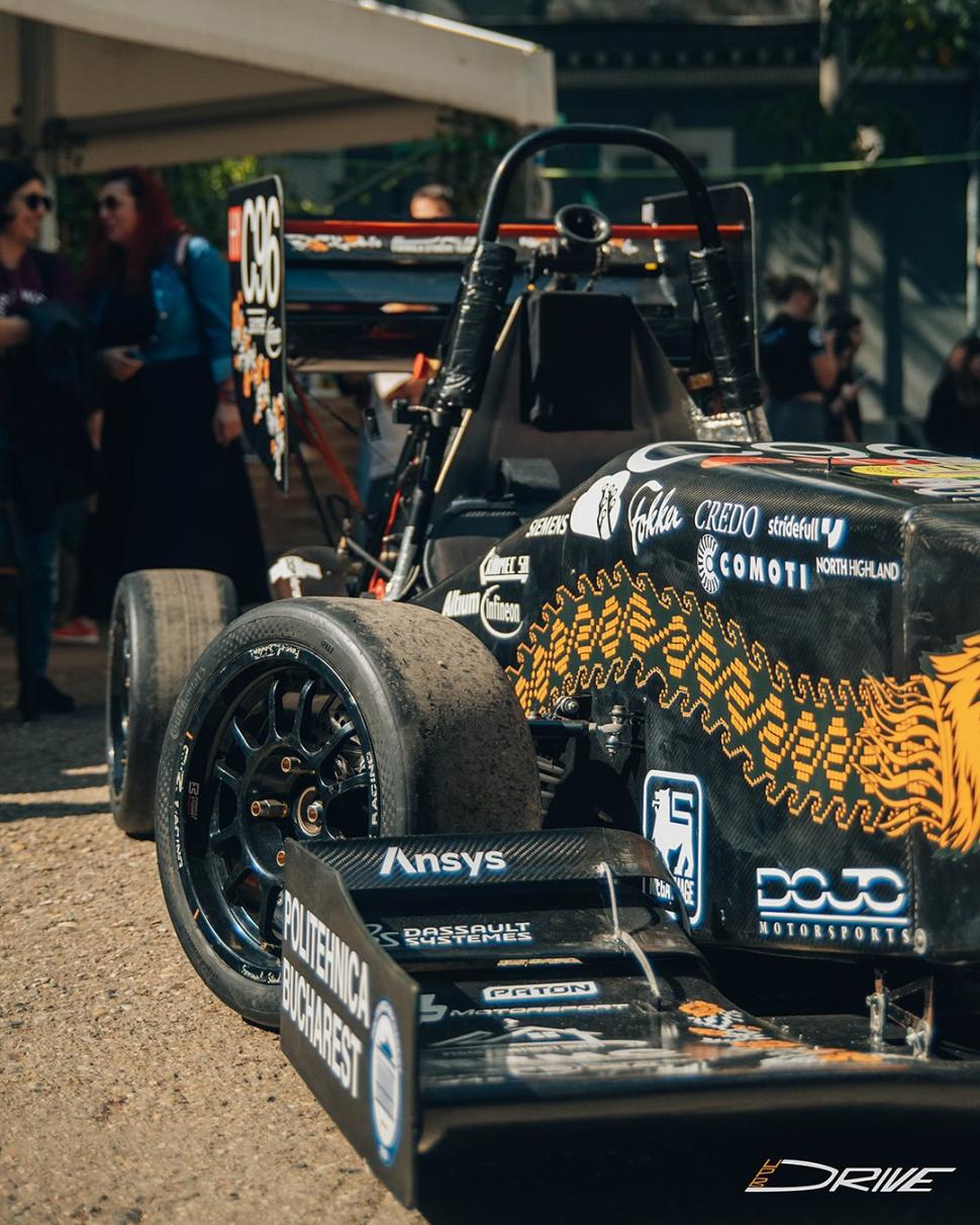 Studenţii Politehnicii Bucureşti au construit primul monopost românesc care va concura pe circuitele internaţionale. Cum arată DR06 1019718