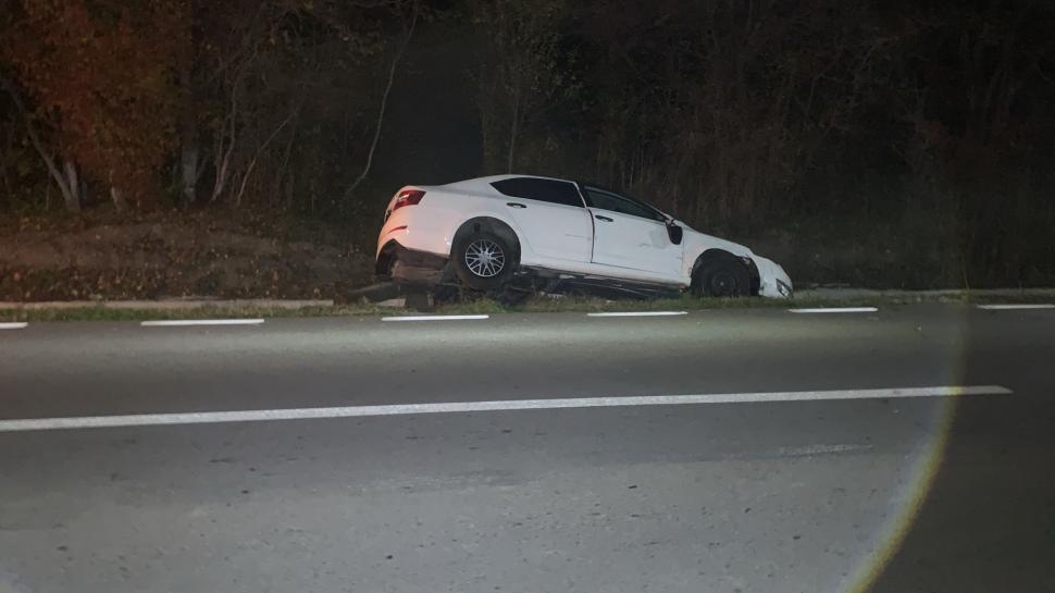Accident grav pe un drum din Dâmboviţa, în care au fost implicate 5 maşini. Patru oameni au fost duşi la spital 1020236