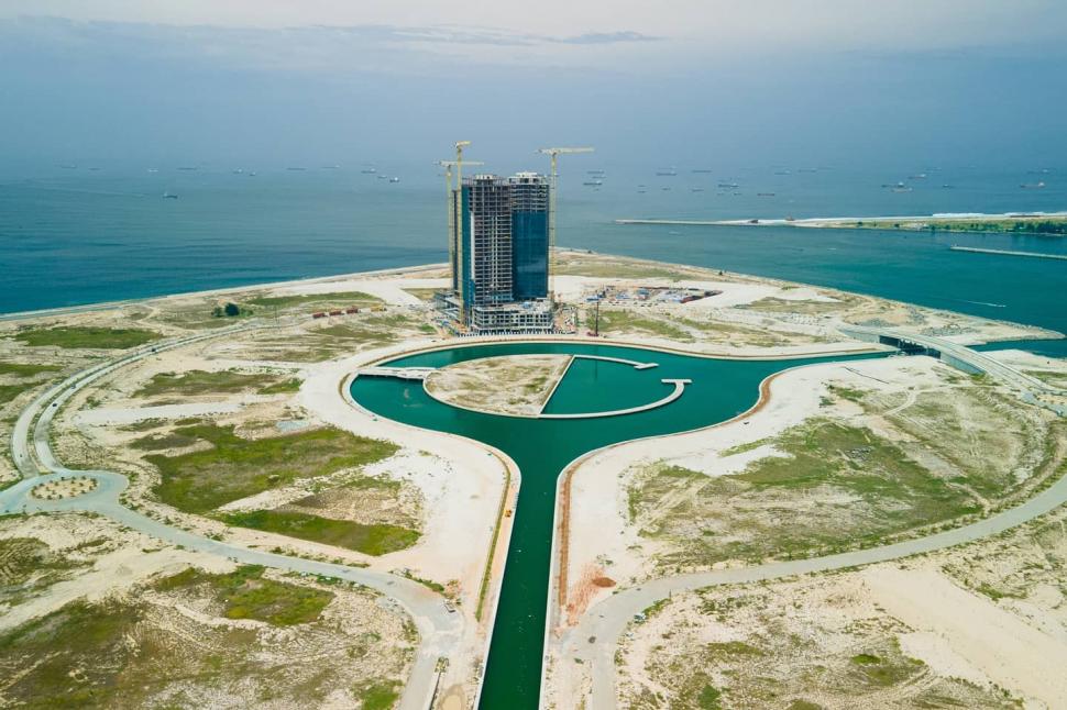 Mega-orașul construit pe o insulă artificială din ocean e 80% gata. Cum arată acum vs. viitorul Eko Atlantic, numit „Dubaiul Africii” 1020064