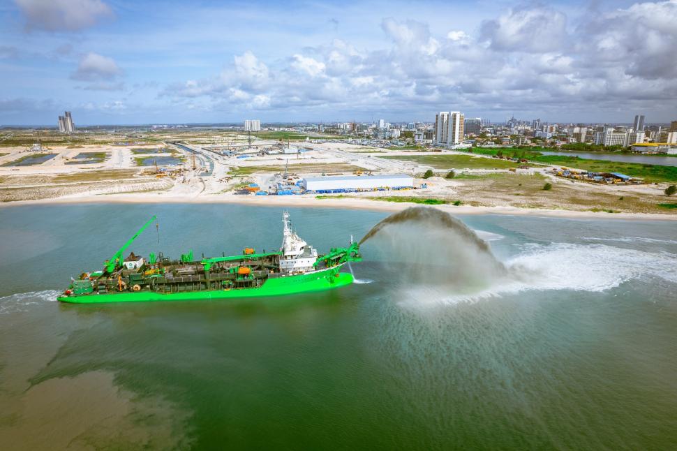 Mega-orașul construit pe o insulă artificială din ocean e 80% gata. Cum arată acum vs. viitorul Eko Atlantic, numit „Dubaiul Africii” 1020065