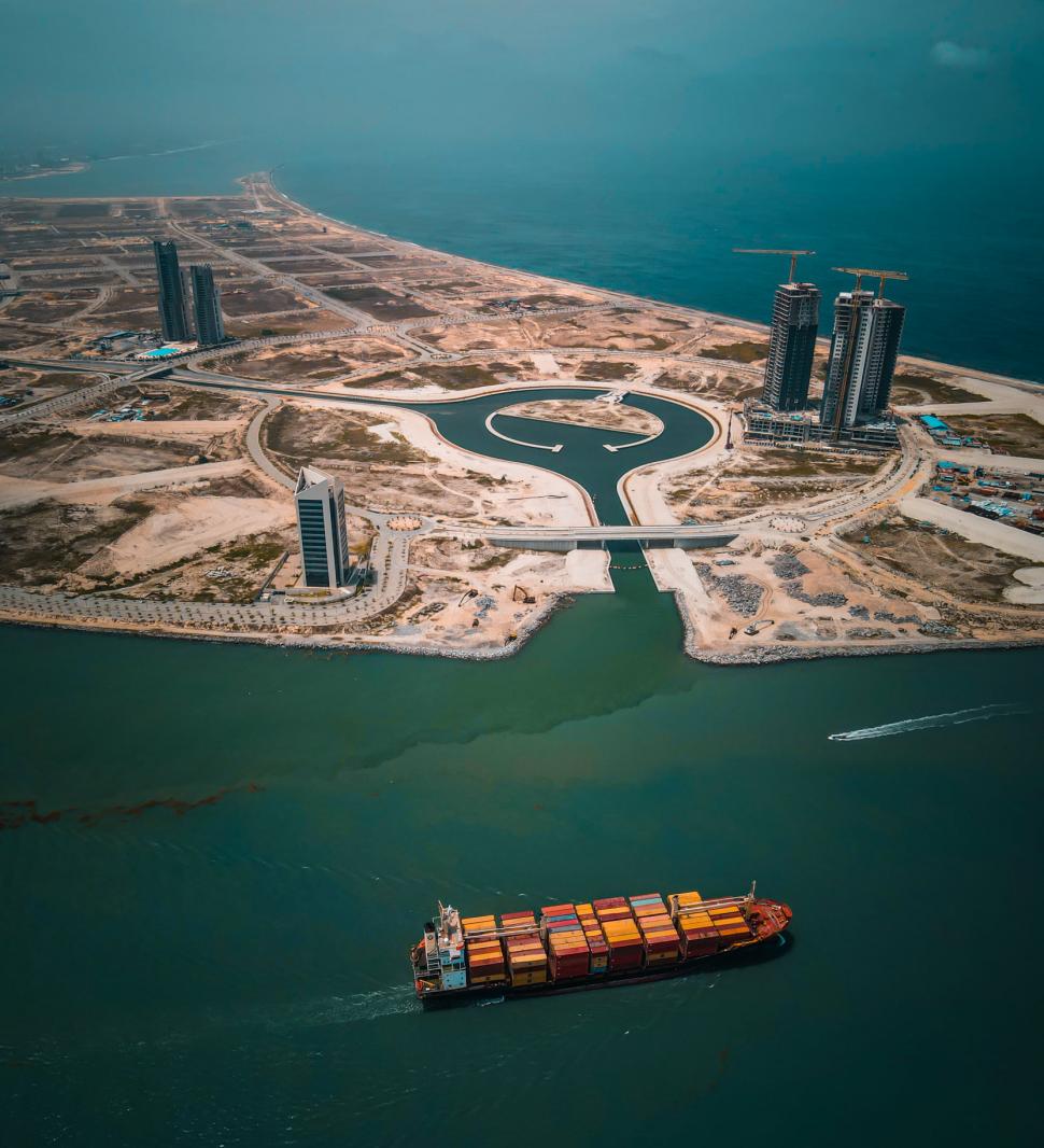 Mega-orașul construit pe o insulă artificială din ocean e 80% gata. Cum arată acum vs. viitorul Eko Atlantic, numit „Dubaiul Africii” 1020077