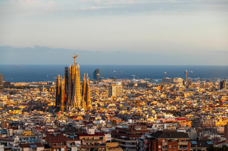 Sagrada Familia din Barcelona a devenit cea mai înaltă biserică din lume 1019906