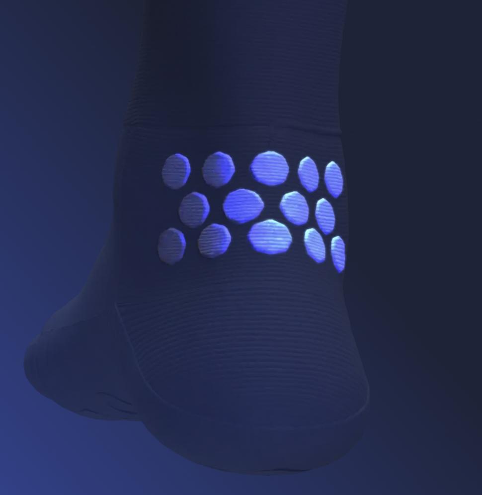 Au apărut șosetele inteligente: Reduc durerea și amorțeala din picioarele. Cum arată ciorapul „Leia” și când apare pe piață 1019439