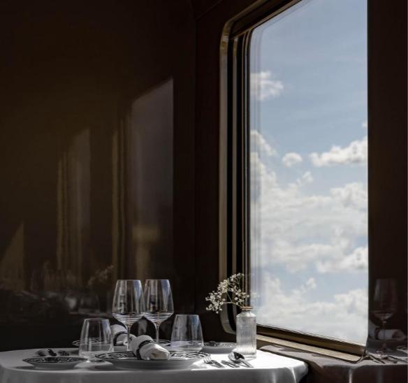 Cum e să fii pasager în Dolce Vita Orient Express. Totul despre o experiență de 24 de ore la bordul noului tren de lux al Italiei 1019504
