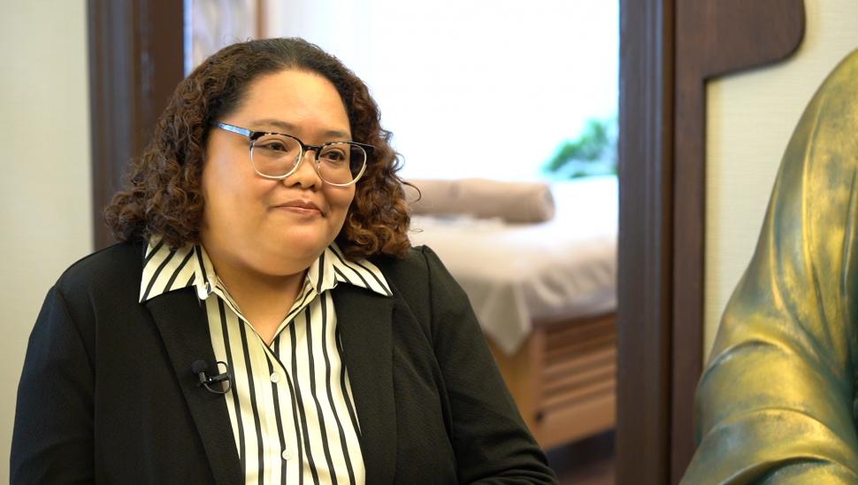 ”Trebuie să câștig mai mulți bani ca să îmi țin copiii în școală”. Poveștile din spatele masajului asiatic din România 1020203