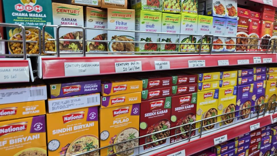 Cum a ajuns Oborul "acasă" pentru muncitorii din Asia. Micii sfârâie astăzi lângă curry si lapte de cocos 1020388