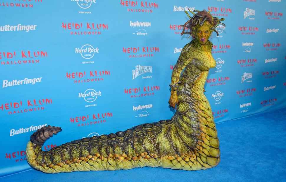 Heidi Klum a fost cu adevărat înfiorătoare în rolul Medusei, la petrecerea anuală de Halloween 1020462
