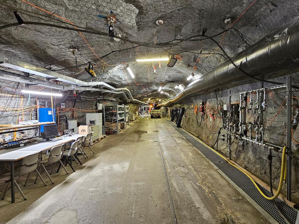 Cercetătorii provoacă intențional cutremure, sub Alpi, ca să înțeleagă ce se întâmplă înainte ca un seism să lovească 1020803