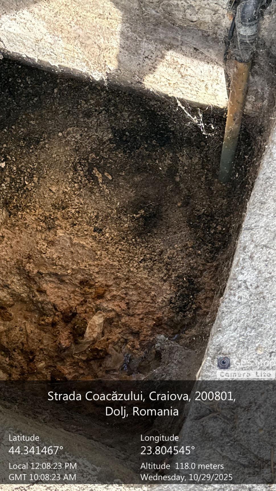 Un bărbat din Craiova a făcut un puț ilegal și a vândut apă la prețuri stabilite de el. A realizat chiar şi o rețea de canalizare 1020854