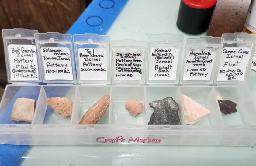 Unui bărbat nu i-a venit să creadă ce a găsit la un second-hand cu doar 2 lei: „Mi-a căzut fața” 1020814