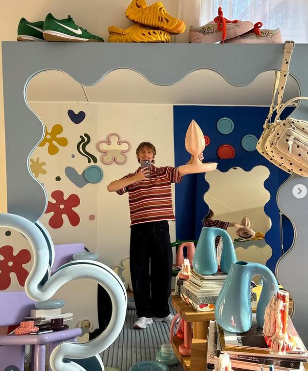 Este celebru și bogat, dar locuiește într-un apartament de 30 mp. Cum a cucerit lumea un designer cu o poză pusă pe Instagram 1021042