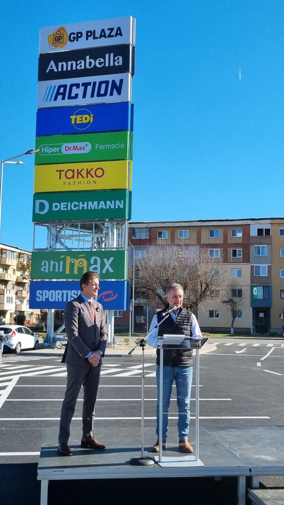 Fostul fotbalist Gică Popescu a deschis un mall în Hunedoara. Cum arată "GP Plaza" 1021232