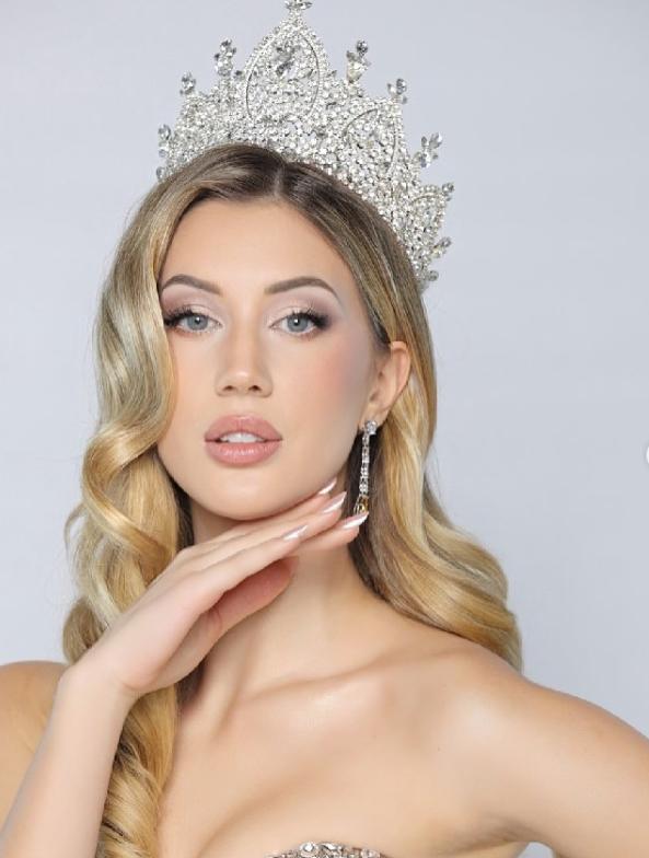Cine e Cătălina Jacob, care va reprezenta România la Miss Univers 2025. Are dublă cetățenie și la 18 ani s-a mutat în Milano 1021655