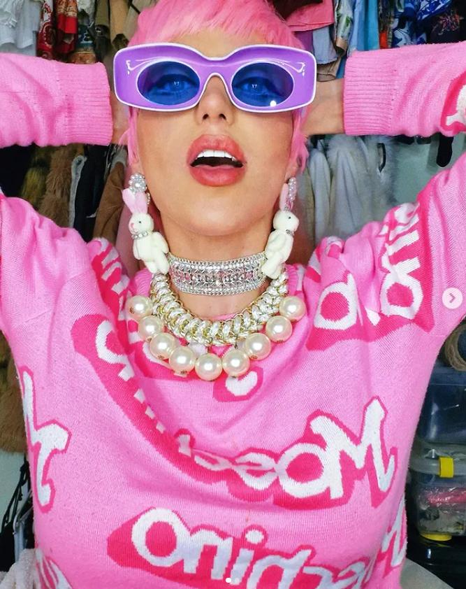  Tânăra care a făcut 27 de operații estetice ca să arate exact ca Barbie a murit. Ce au găsit poliţiştii la faţa locului 1021617