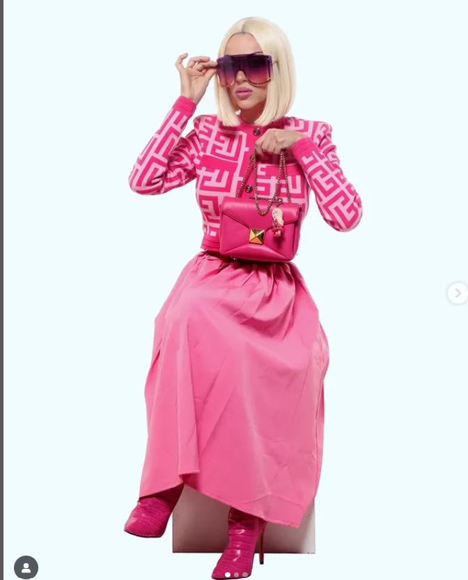  Tânăra care a făcut 27 de operații estetice ca să arate exact ca Barbie a murit. Ce au găsit poliţiştii la faţa locului 1021619