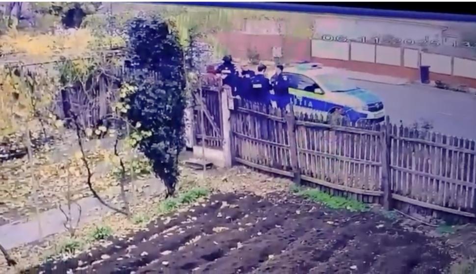 „Trage cu pușca după soție prin curte”: Un bărbat s-a trezit asaltat de mascați și polițiști, în gospodăria lui, după o farsă la 112 1021731