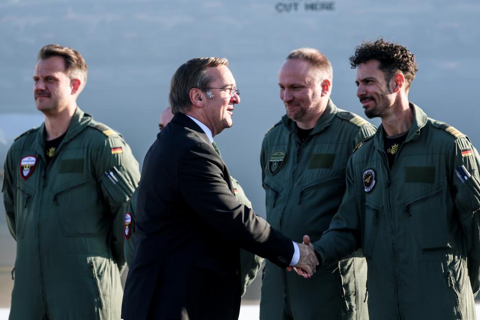 Germania primește noul avion-santinelă Poseidon. Rolul acestuia este să vâneze submarinele lui Putin 1021956