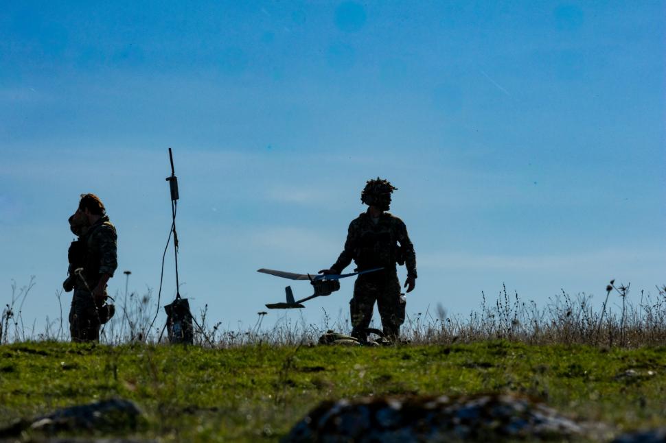 Exercițiu NATO în Alba. Militarii au realizat în timp record un pod plutitor peste Mureş, peste care poate trece aproape orice vehicul 1022037