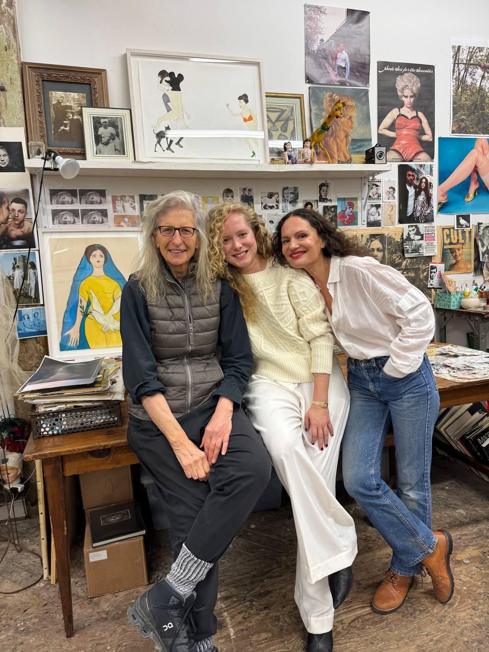 O fotografă ucraineană, căsătorită cu un actor din SUA, revine acasă, în război. Ce a descoperit acolo a copleșit-o 1021164