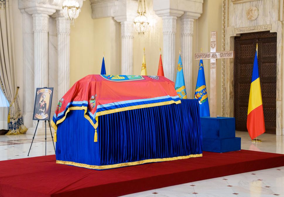 Imagini de la Cotroceni, unde e depus sicriul cu rămășițele domnitorului Grigore Ghyka. Nicușor Dan: Prea des insistăm pe sincope 1022021