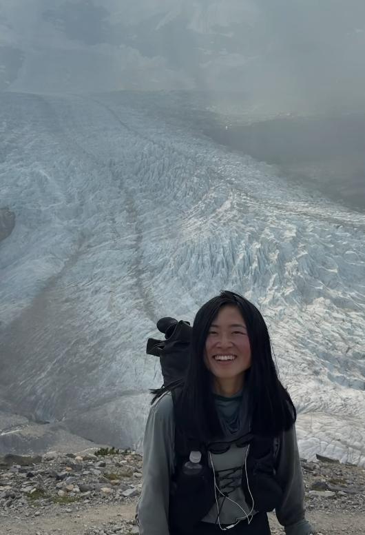 A renunțat la birou ca să meargă 5.600 de km. Povestea primei femei care a parcurs două trasee montane dificile în America de Nord 1022093