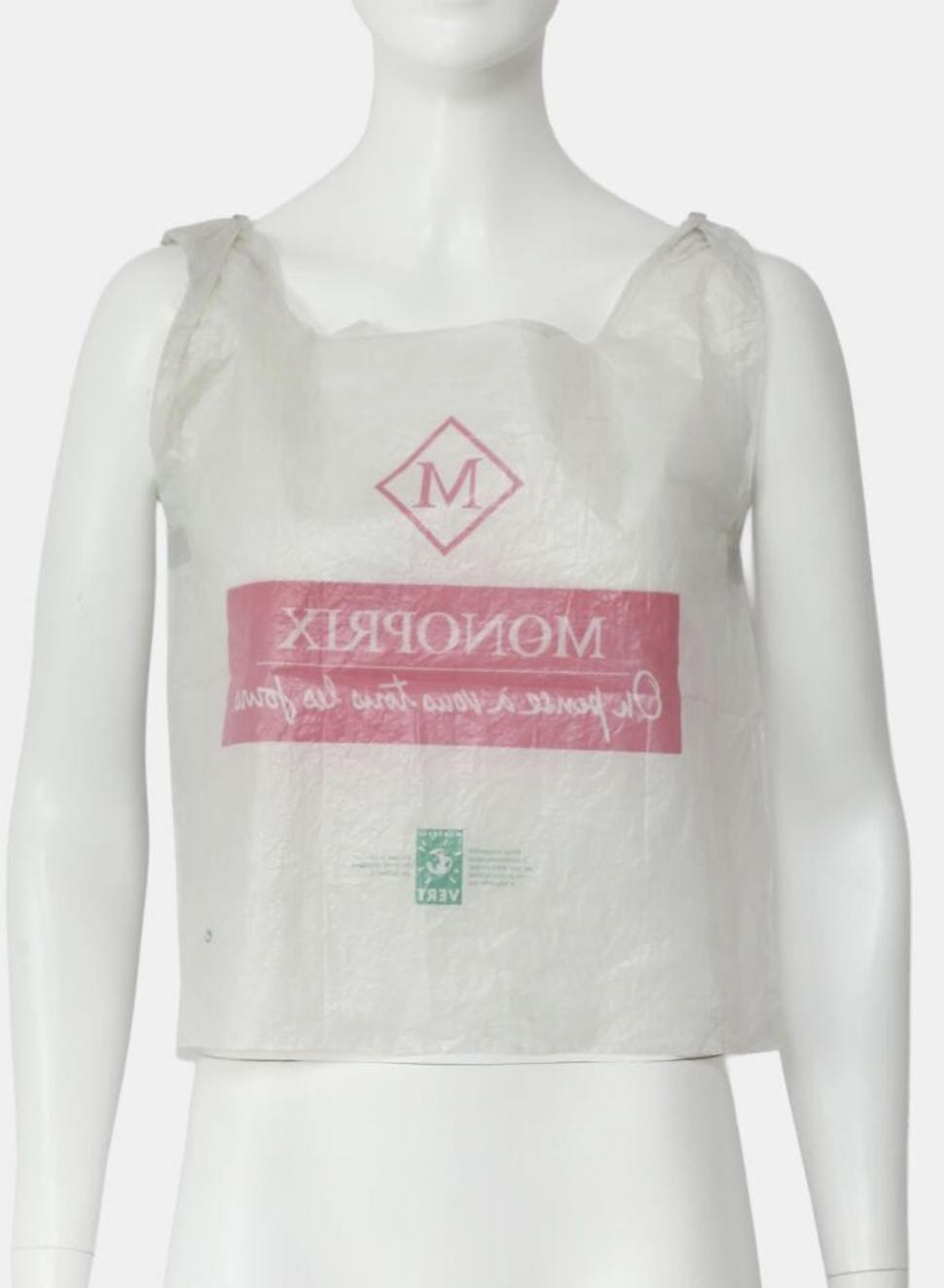 Așa arată cea mai scumpă pungă de plastic de unică folosință din lume, vândută acum cu 18.200 de euro la Paris. Cum se explică prețul 1022124