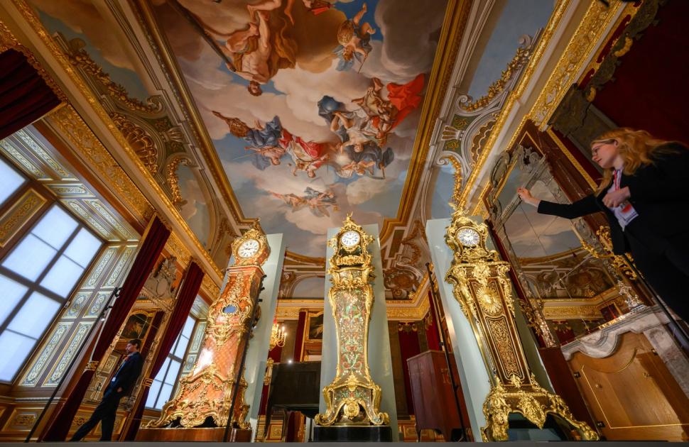 Cum a reconstruit Dresda palatul regal distrus de bombardamentul din 1945. Restauratorii au folosit tehnici de acum sute de ani 1022210