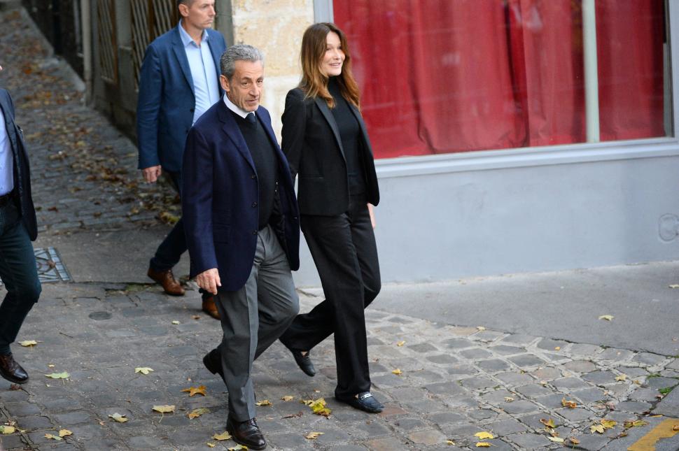 Nicolas Sarkozy a ieșit din închisoare după doar 20 de zile. S-a plâns că după gratii este „greu și epuizant” 1022180