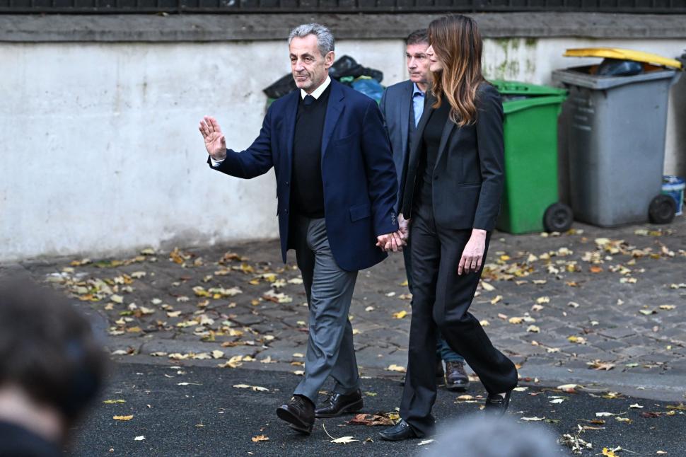 Nicolas Sarkozy a ieșit din închisoare după doar 20 de zile. S-a plâns că după gratii este „greu și epuizant” 1022182